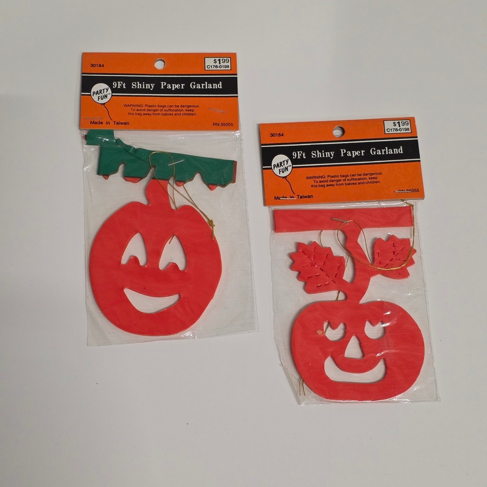 Vintage Party Fun 9Ft Shiny Paper Garland Halloween Pumpkin 2 Pack NEW